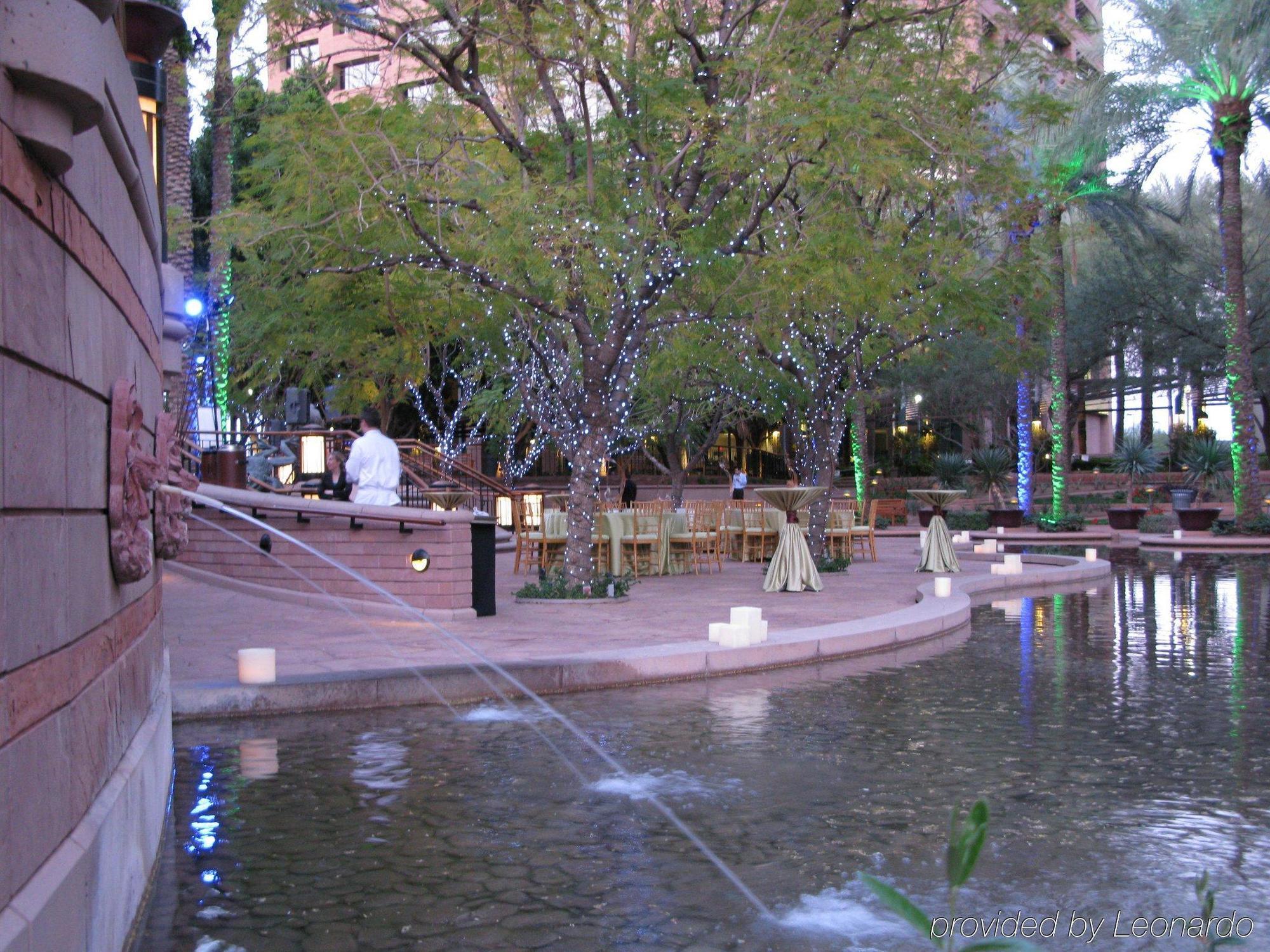 Hampton Inn Phoenix - Biltmore Exterior photo