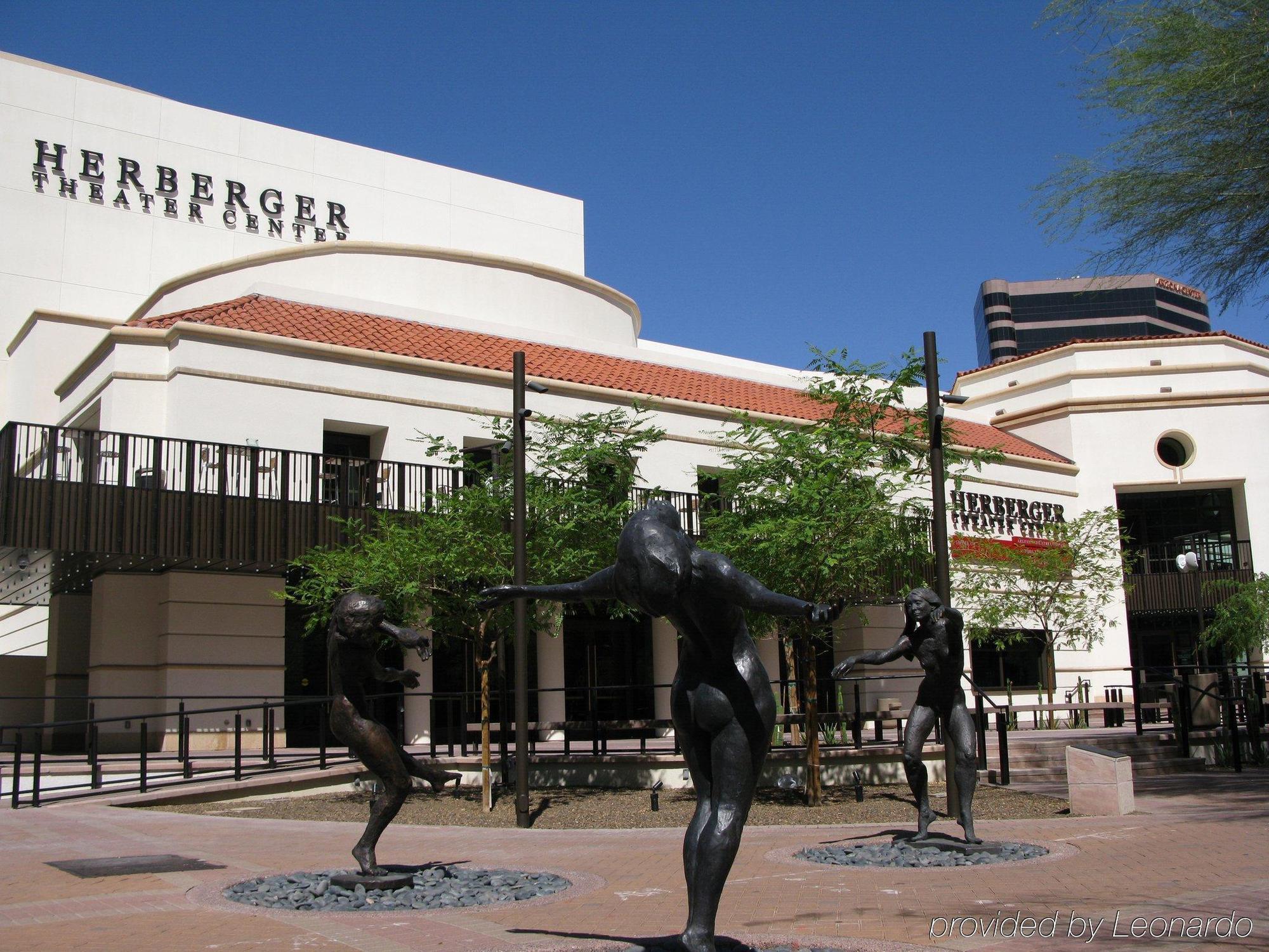 Hampton Inn Phoenix - Biltmore Exterior photo